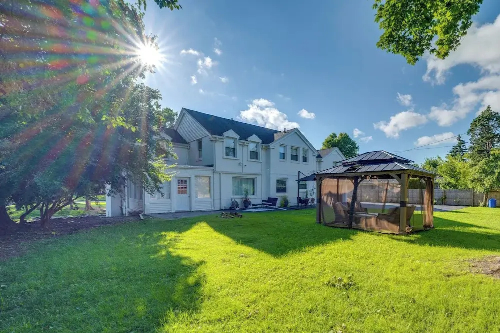 Luxurious Detroit Home - Walk to Golf & Park!