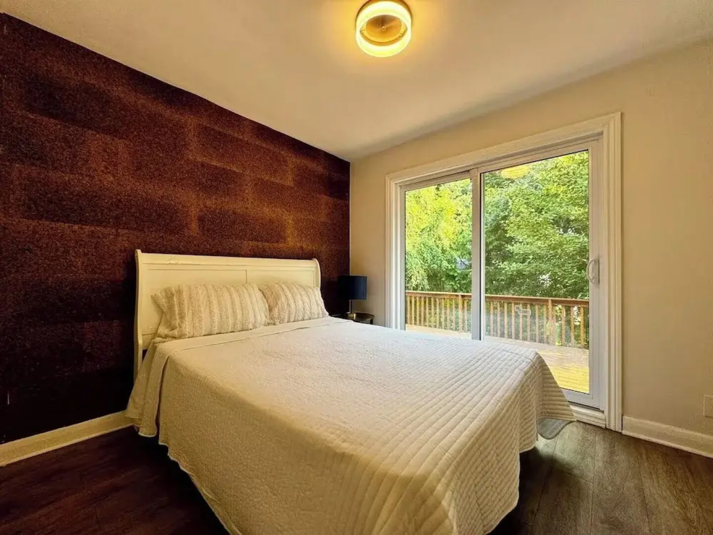 The Cozy Crescent Comforts Stay