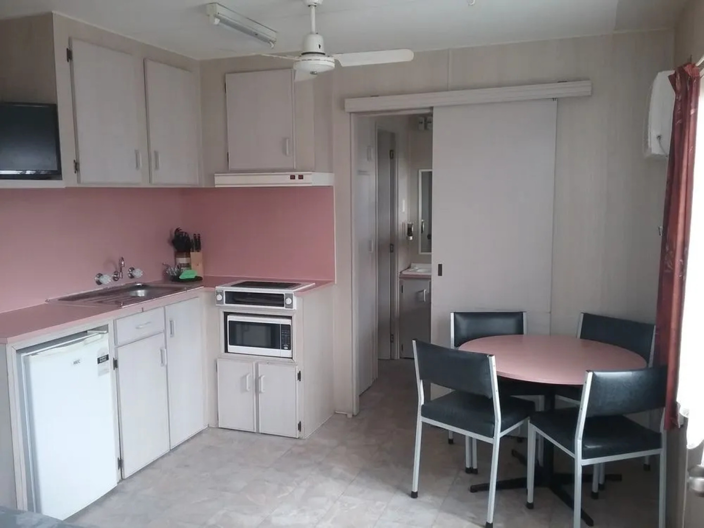 Lakes Caravilla Caravan Park