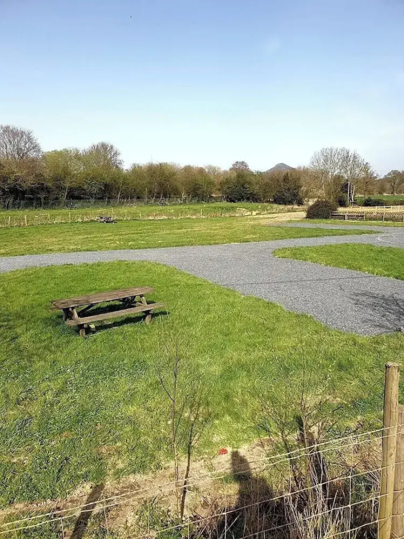 Green Dragon and Kitchen Pod - Sleeps 2 & Parking