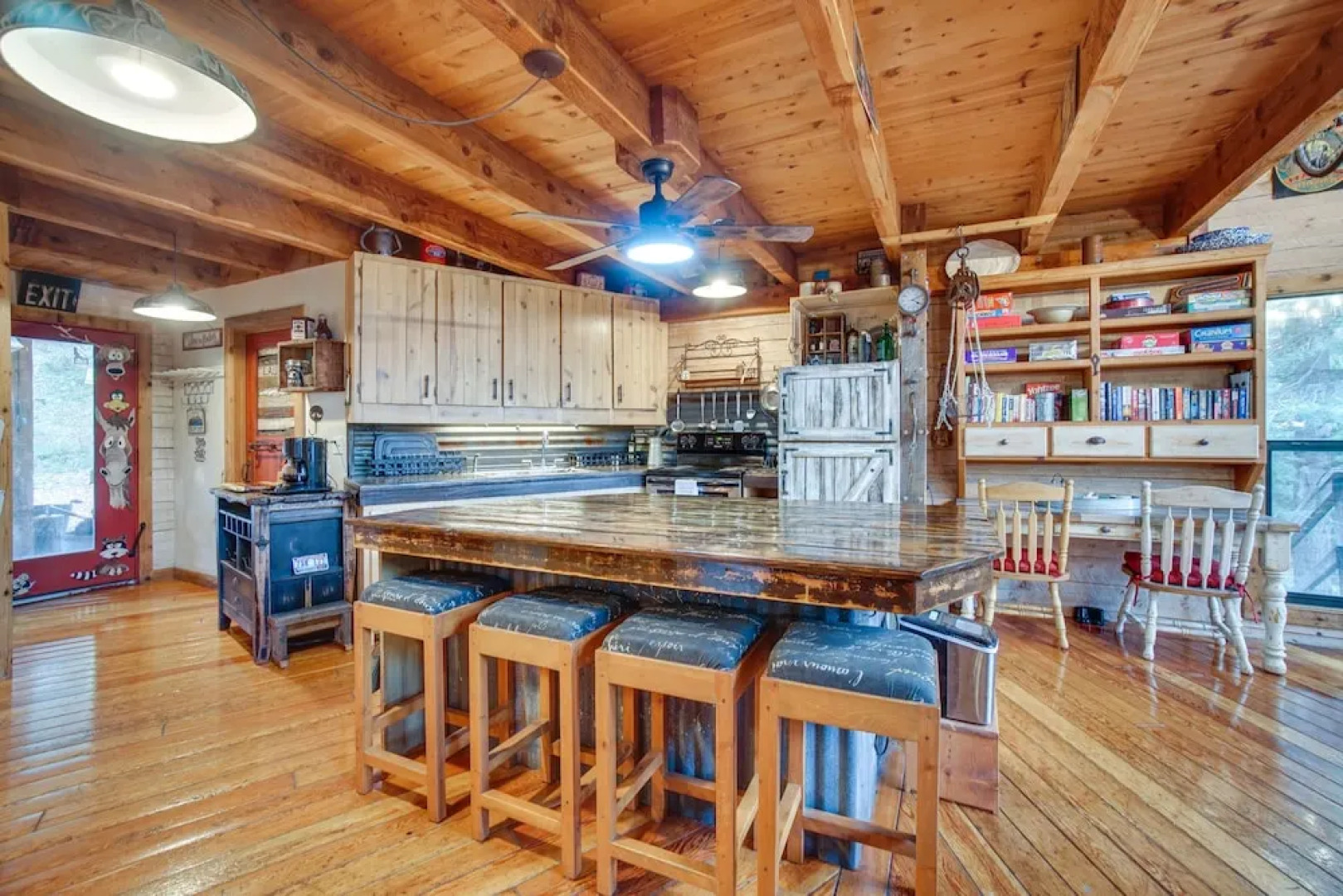 Tree-lined Mccall Cabin: Walk to Payette River!