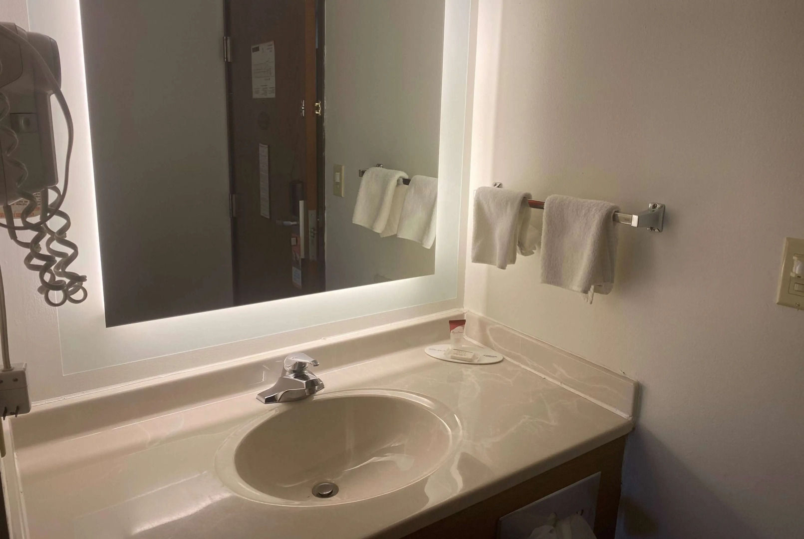 Howard Johnson by Wyndham Manteno