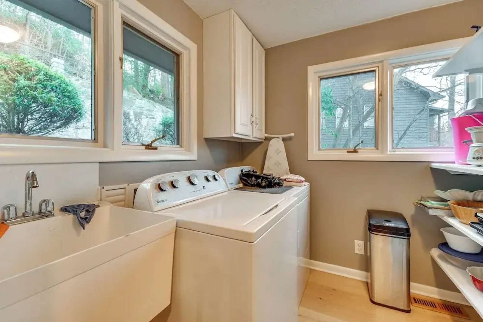Hot Tub & Lakefront Deck: Cabin in Blue Ridge Mtns