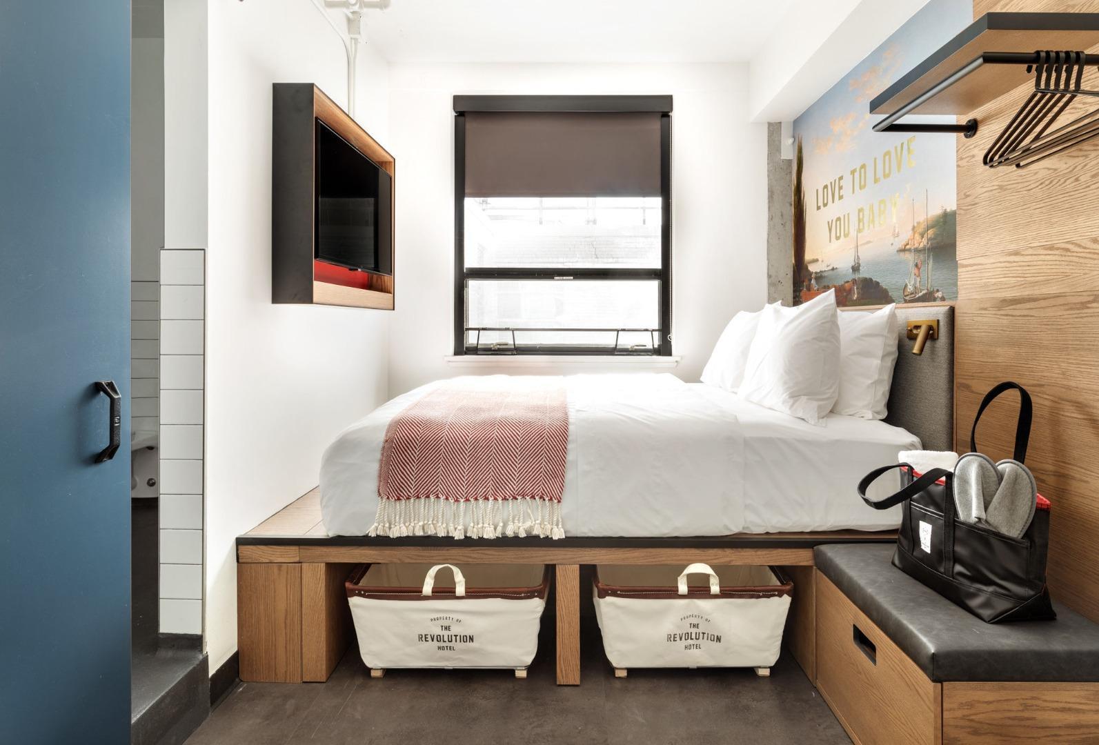 Отель The Revolution