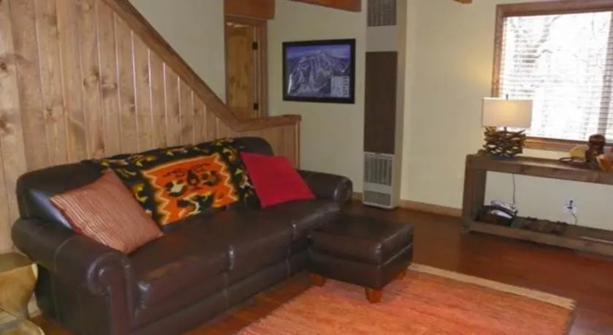 RedAwning Lews Cub House