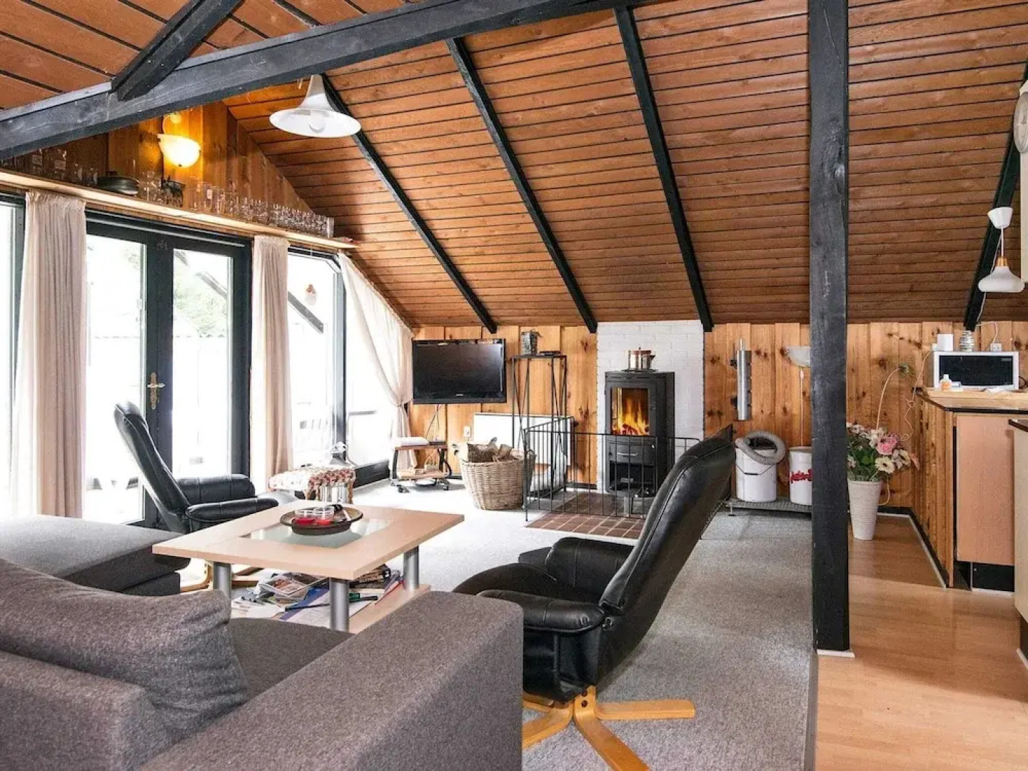 Spacious Holiday Home in Ansager near Lake