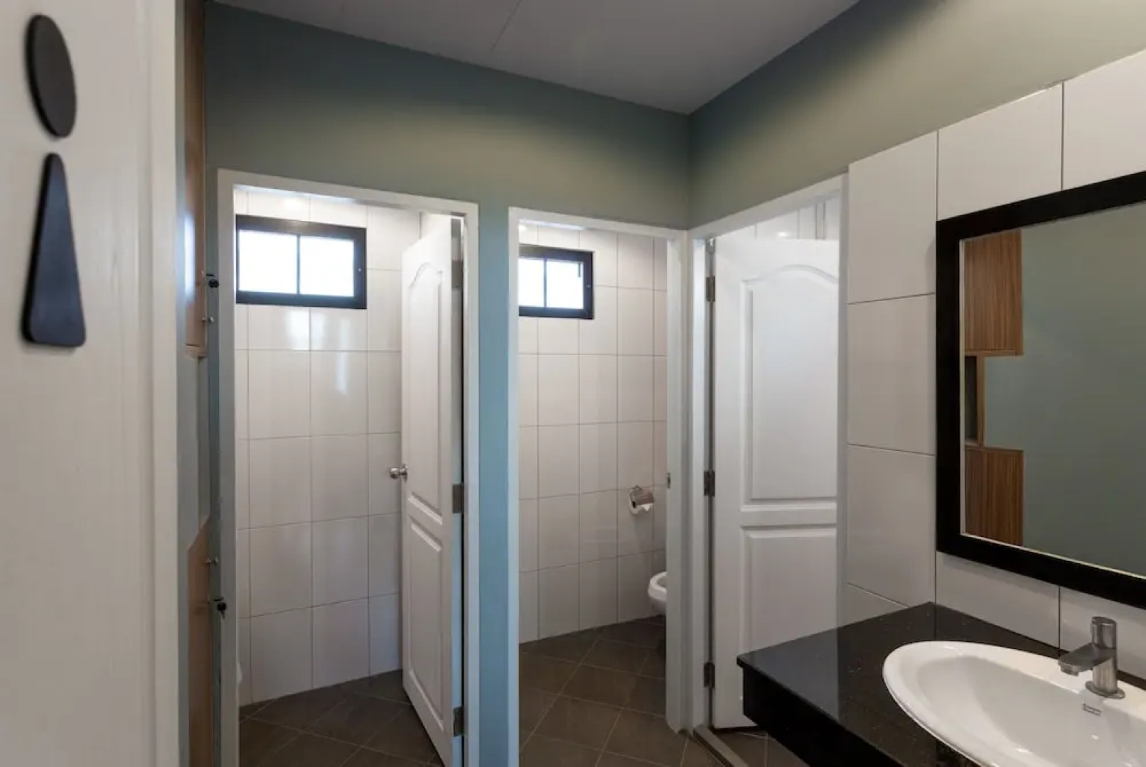 iNest Poshtel - Hostel