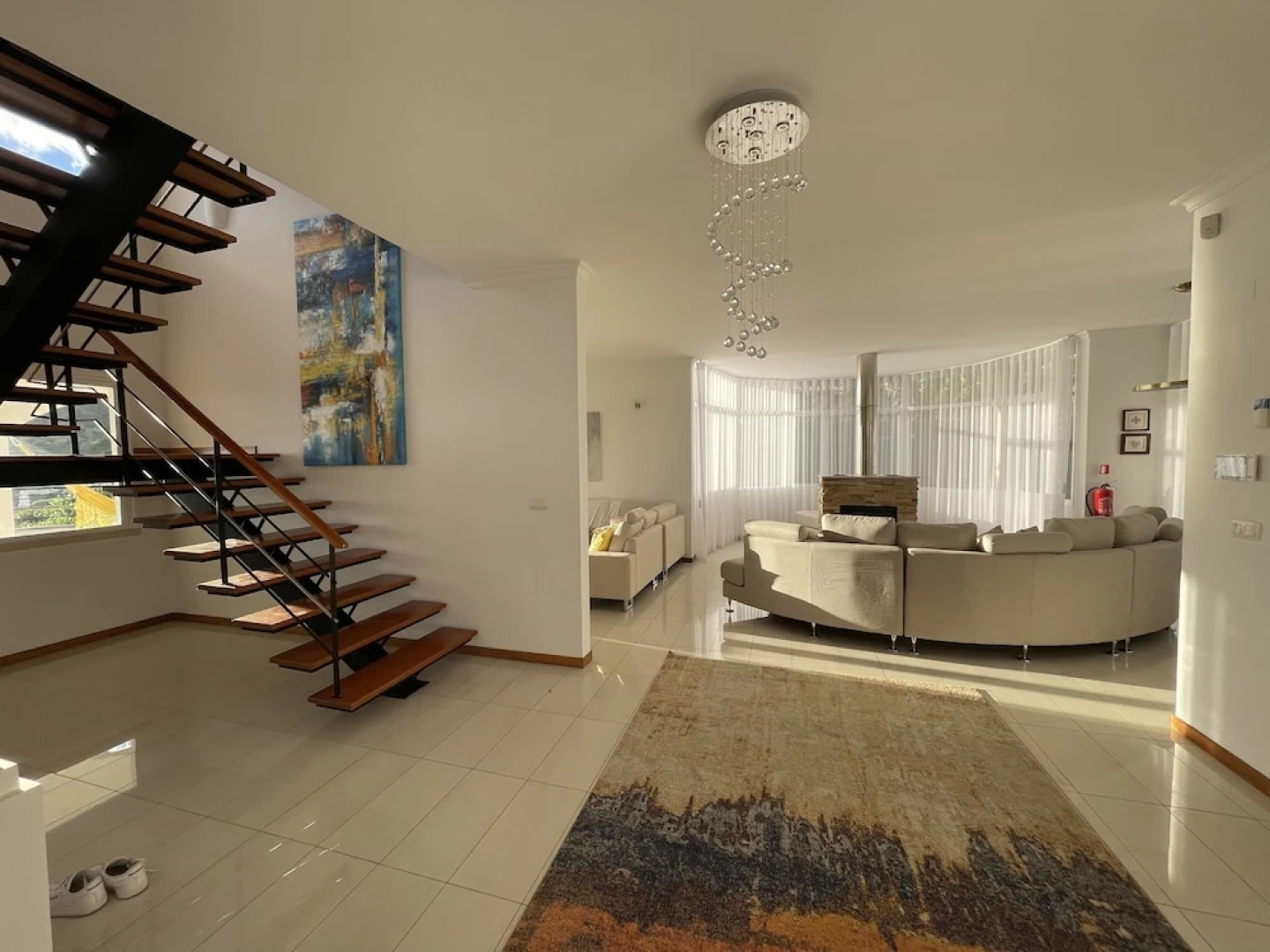 Luxury Villa With Private Heated Pool, Garden and Views of the sea and Mountains