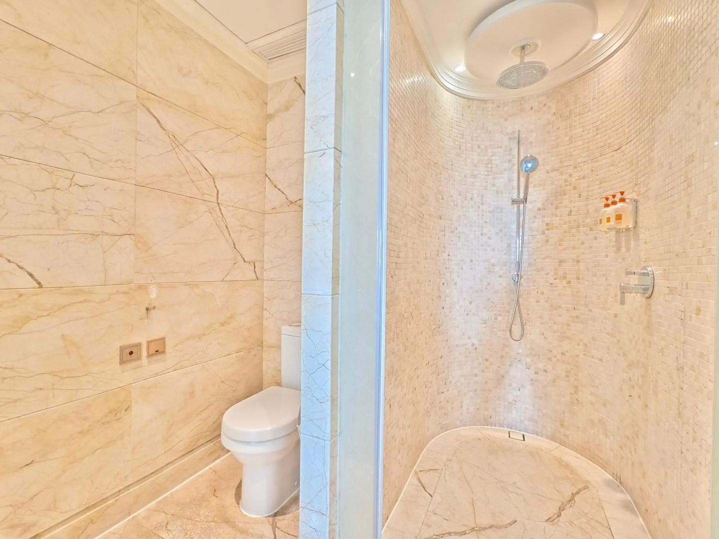 Отель Crowne Plaza Resort Sanya Bay