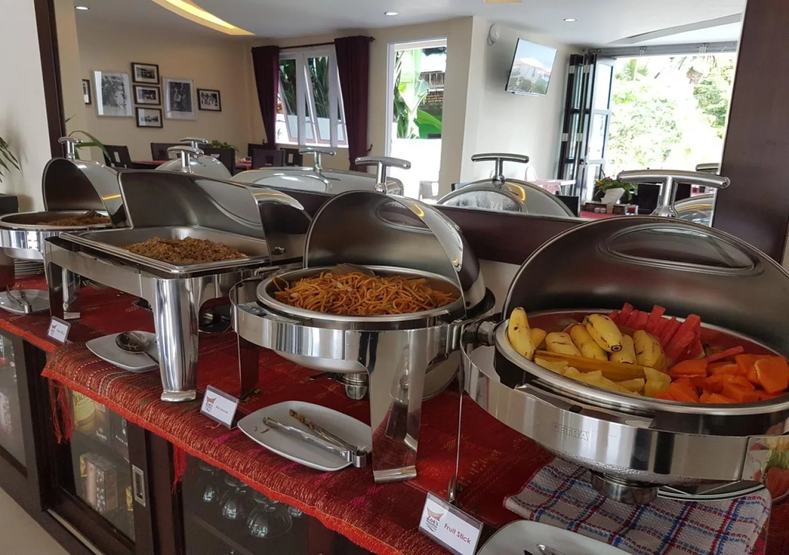 Zoe's Paradise Waterfront Hotel