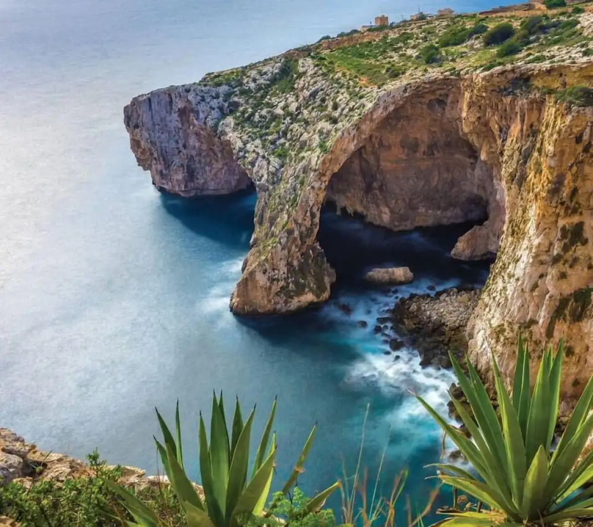 Seafront Apartment in Sliema With Pool, Upmarket Complex