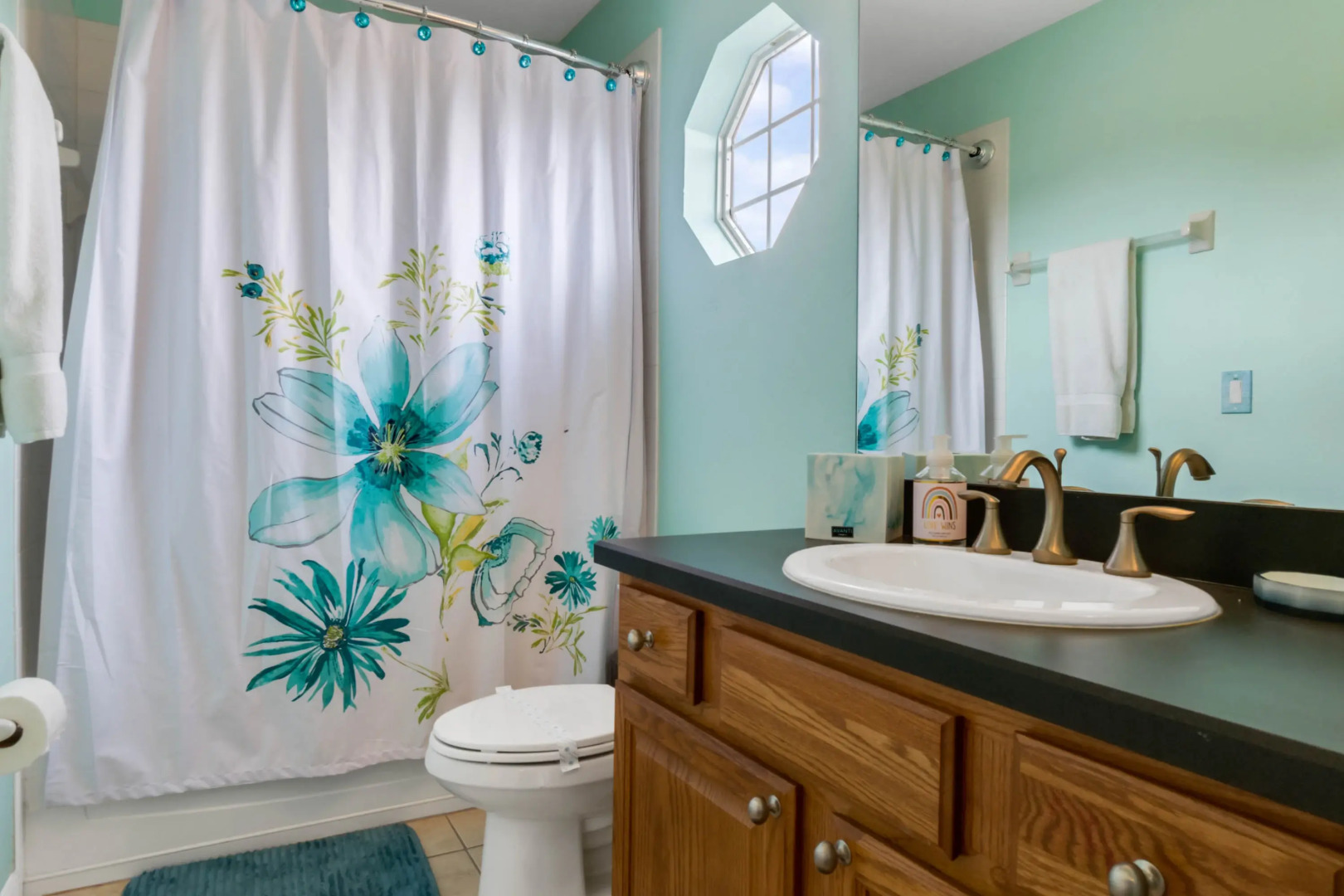 P2149VD - Newly renovated pool/spa home: 10 guests, Davenport, US