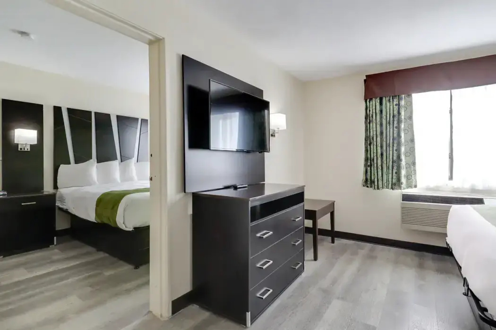 Quality Suites Albuquerque Airport