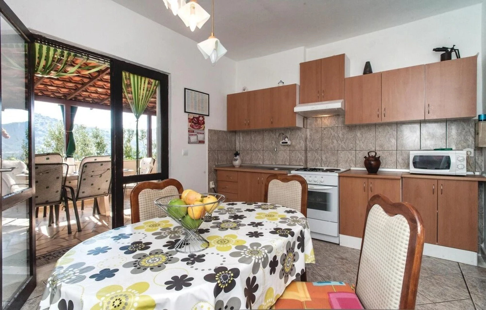 Nice Home in Vinisce With Wifi and 5 Bedrooms