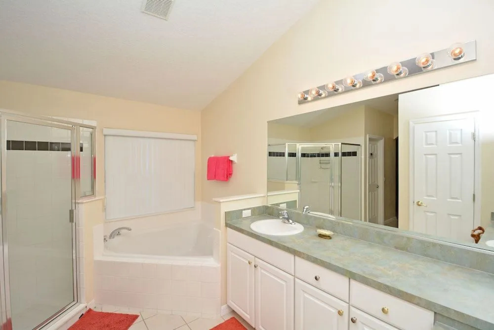 715HP Footprints 4 Br villa by RedAwning