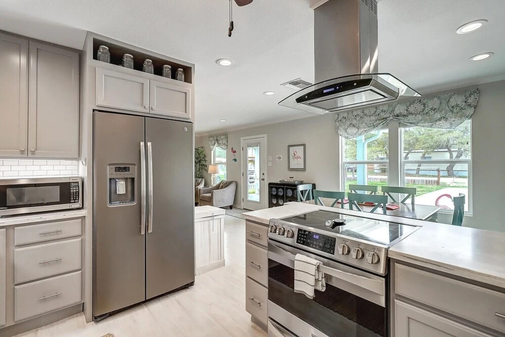 Flamingo Flats 3 Bedroom Home by RedAwning