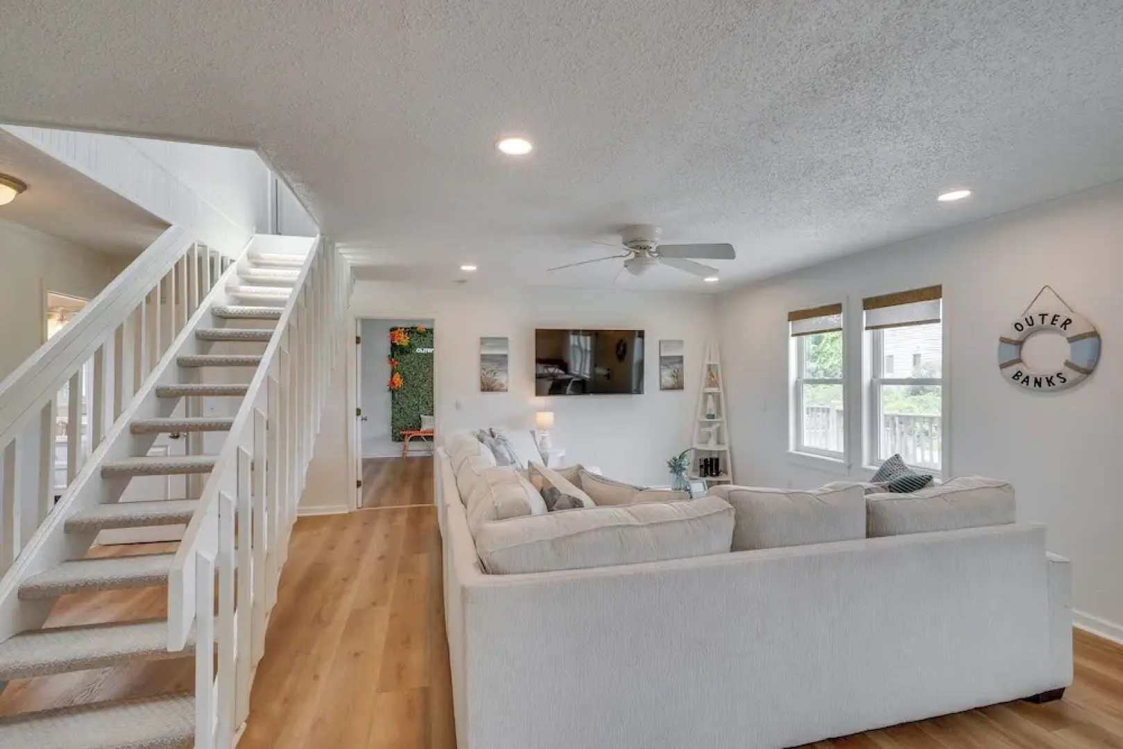Sunny Corolla Home: Walk to Beach!