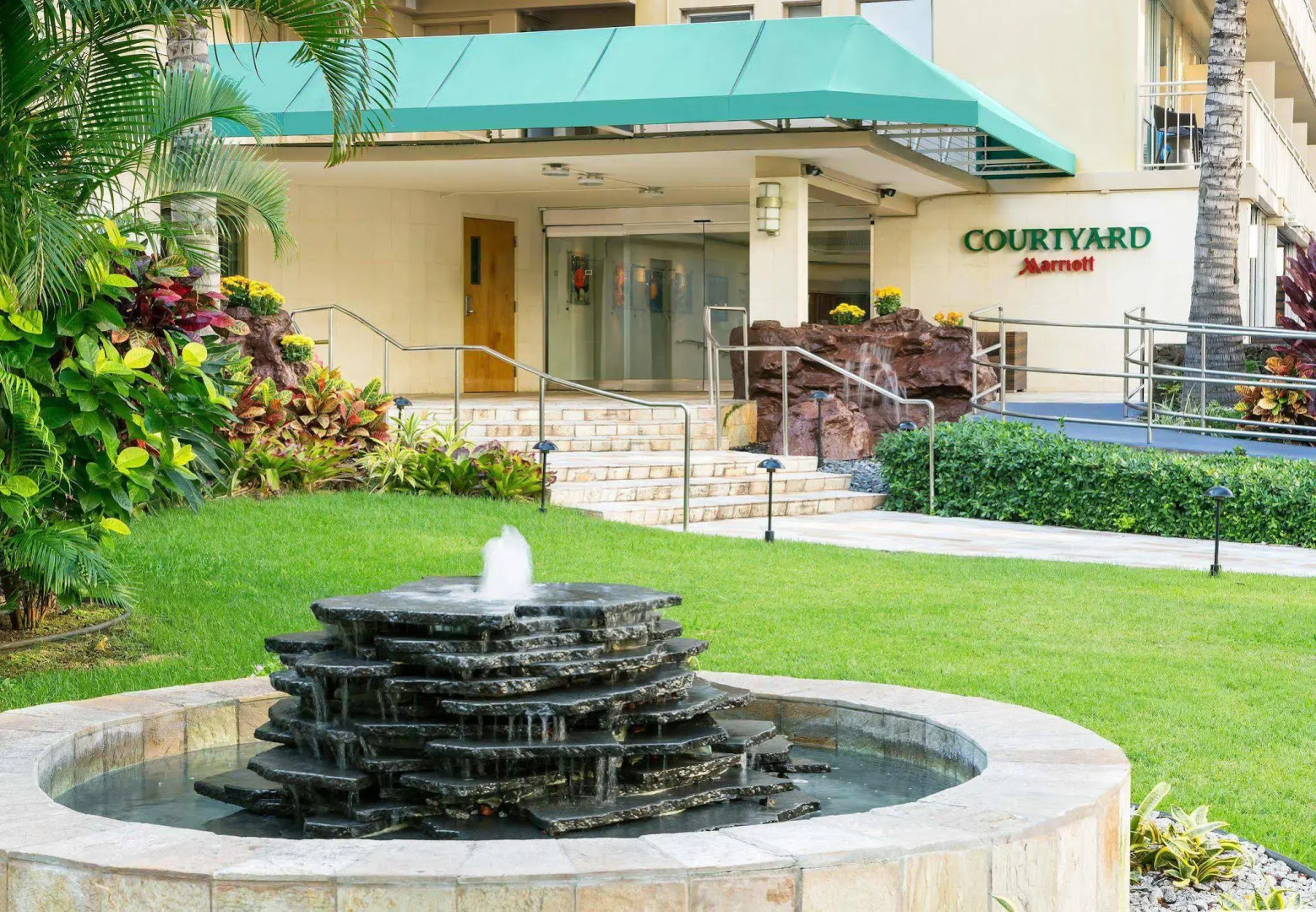 Courtyard by Marriott Waikiki Beach