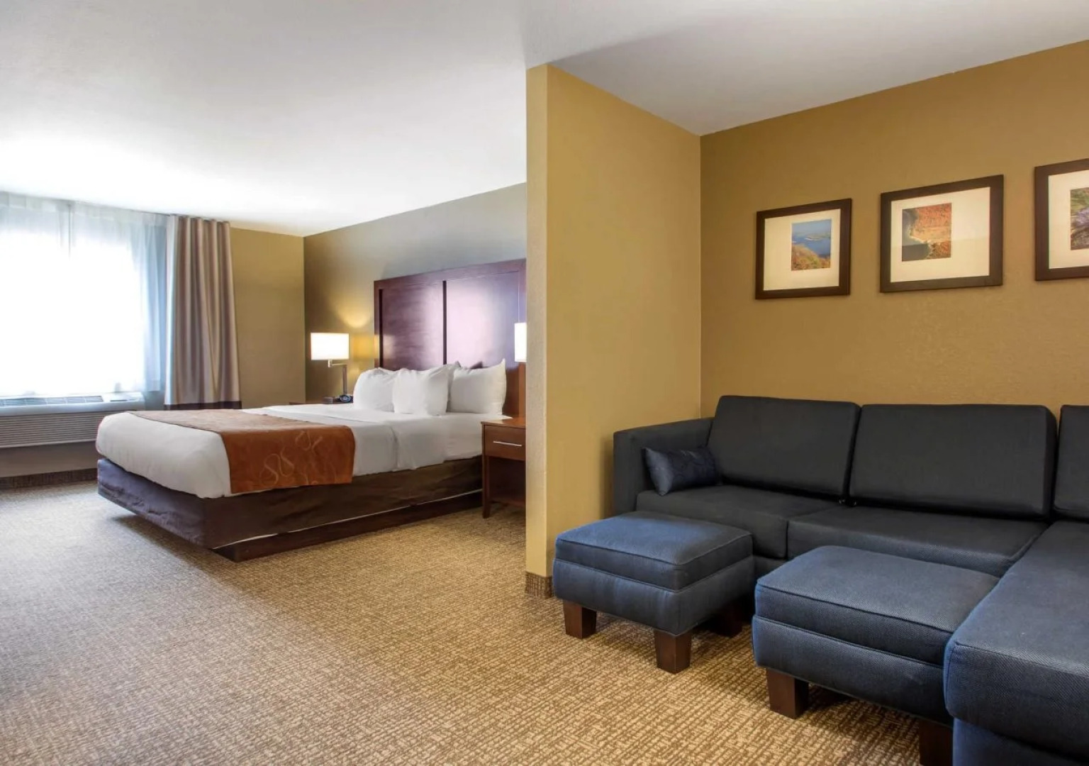 Comfort Suites Johnson Creek Conference Center