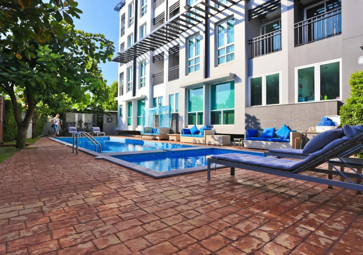 Crystal Suites Suvarnabhumi Airport