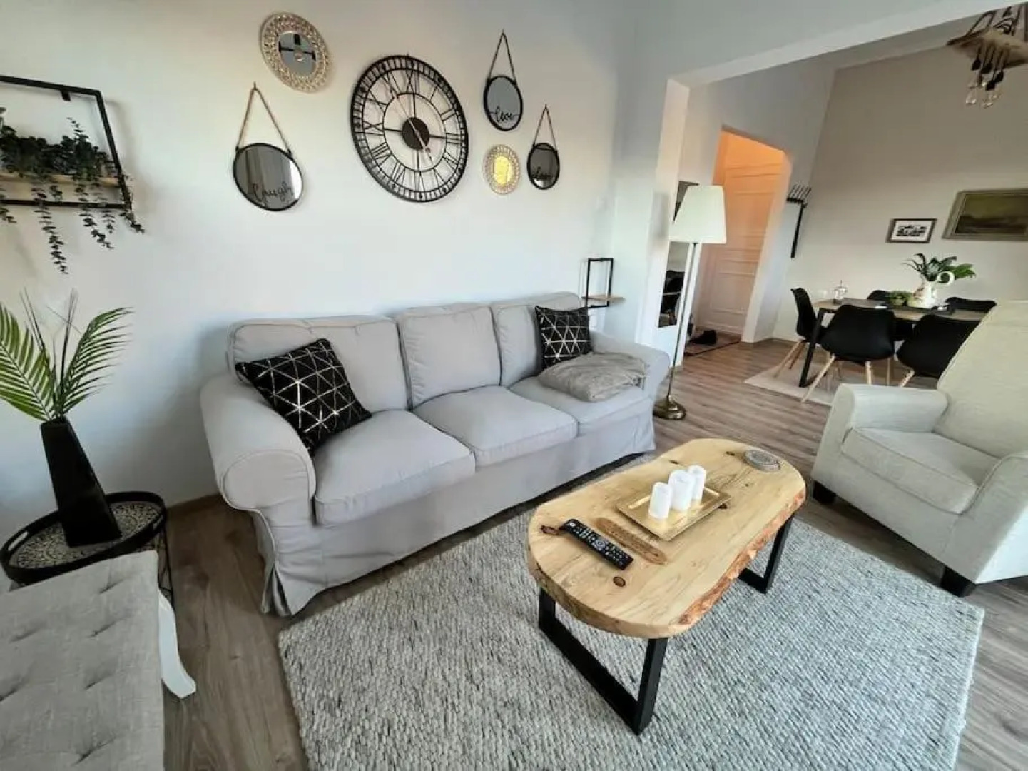 «Έλα…Δάρα» Home