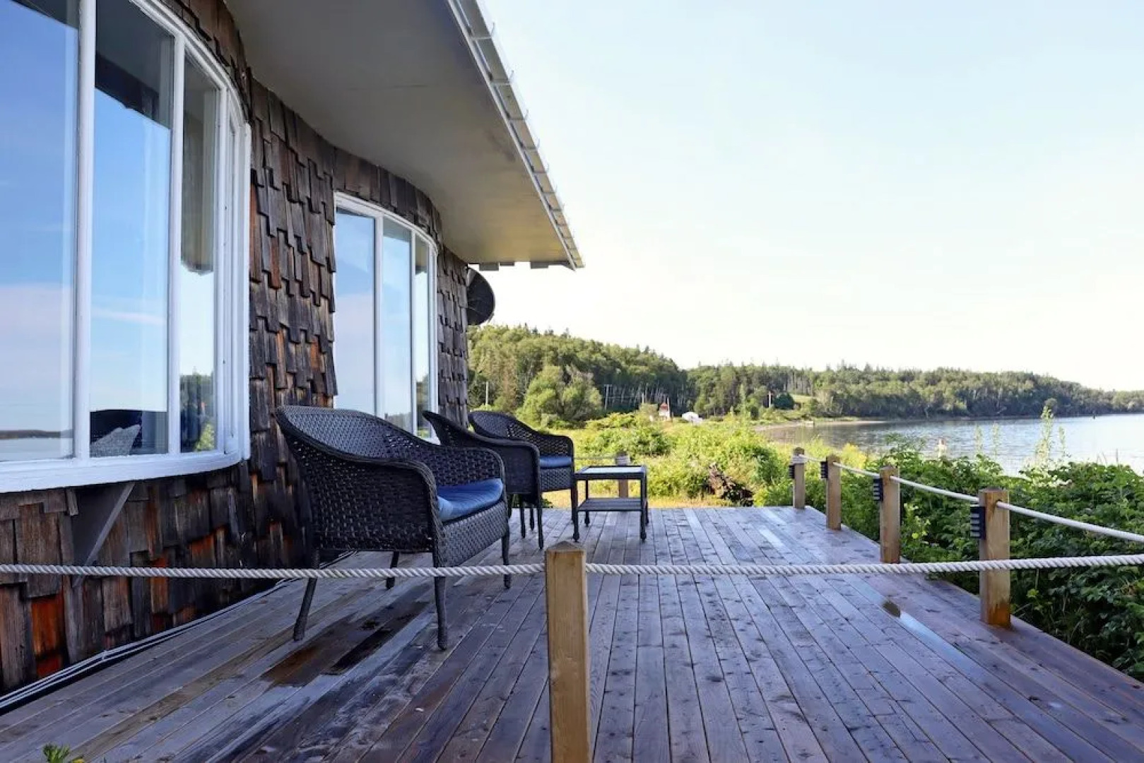 Friars Bay Inn & Cottages