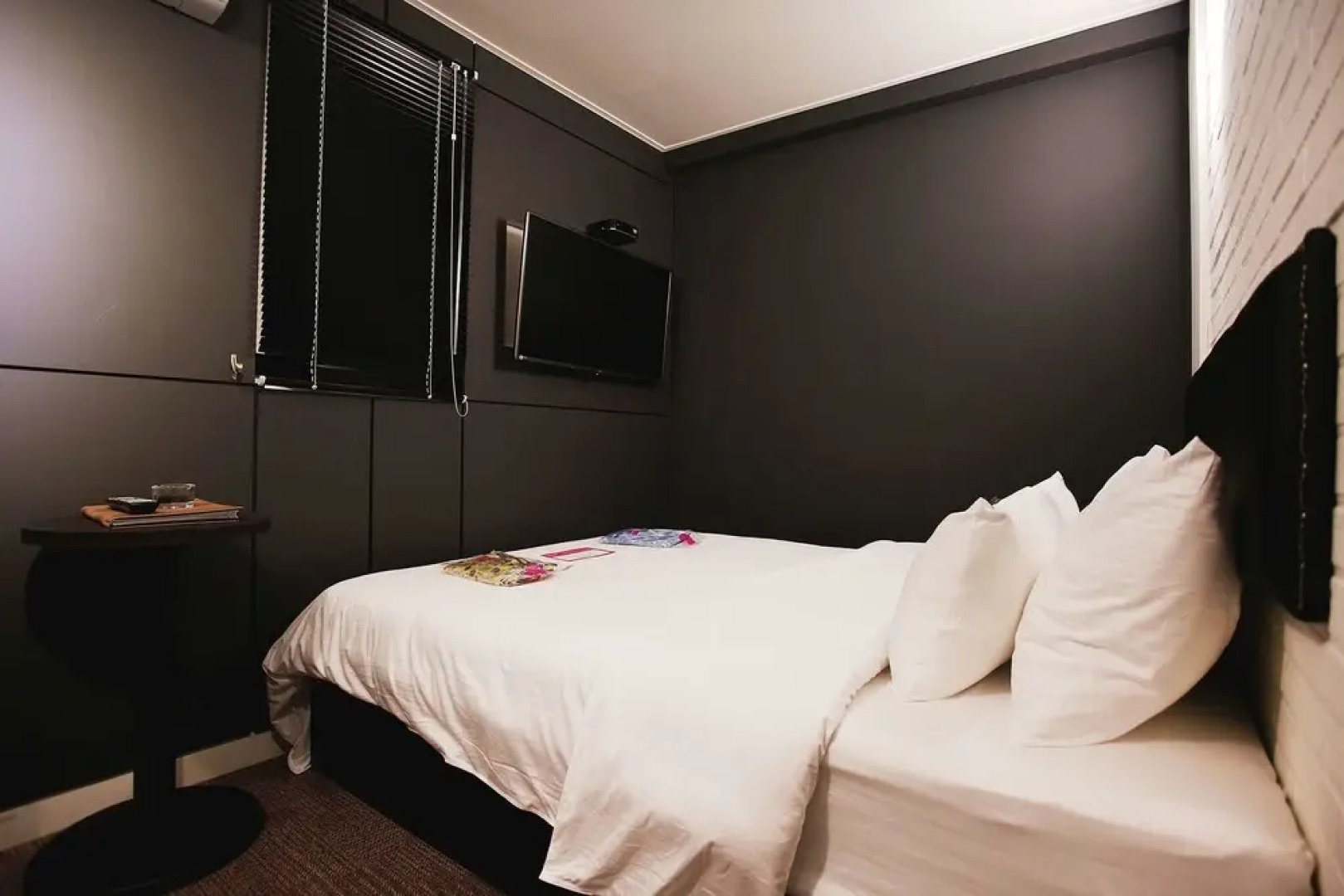 Yaja Gangnam Nonhyeon