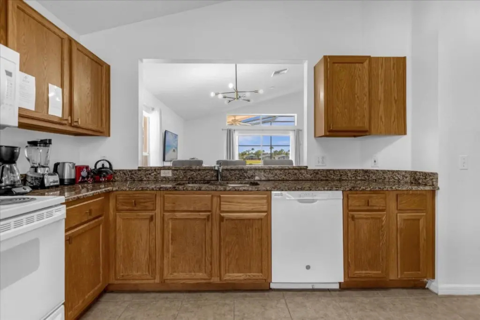 3 Bedrooms / 2 Bathrooms / Lake Berkley (1076 LB), Kissimmee, US