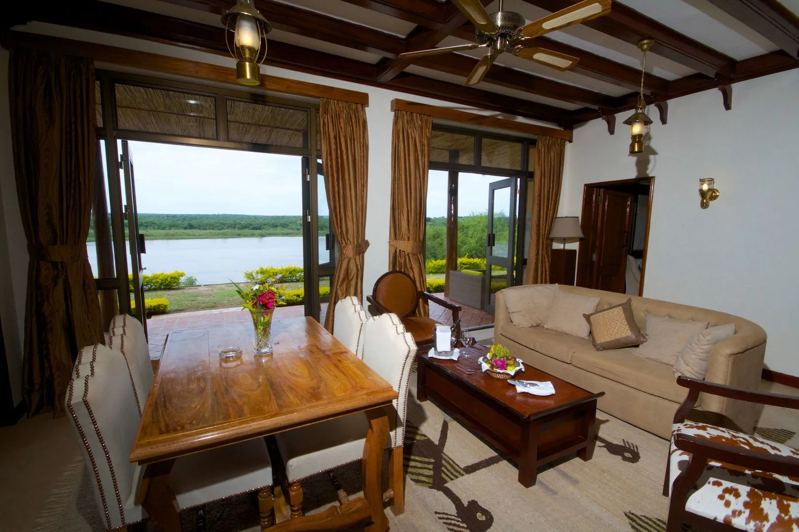 Paraa Safari Lodge