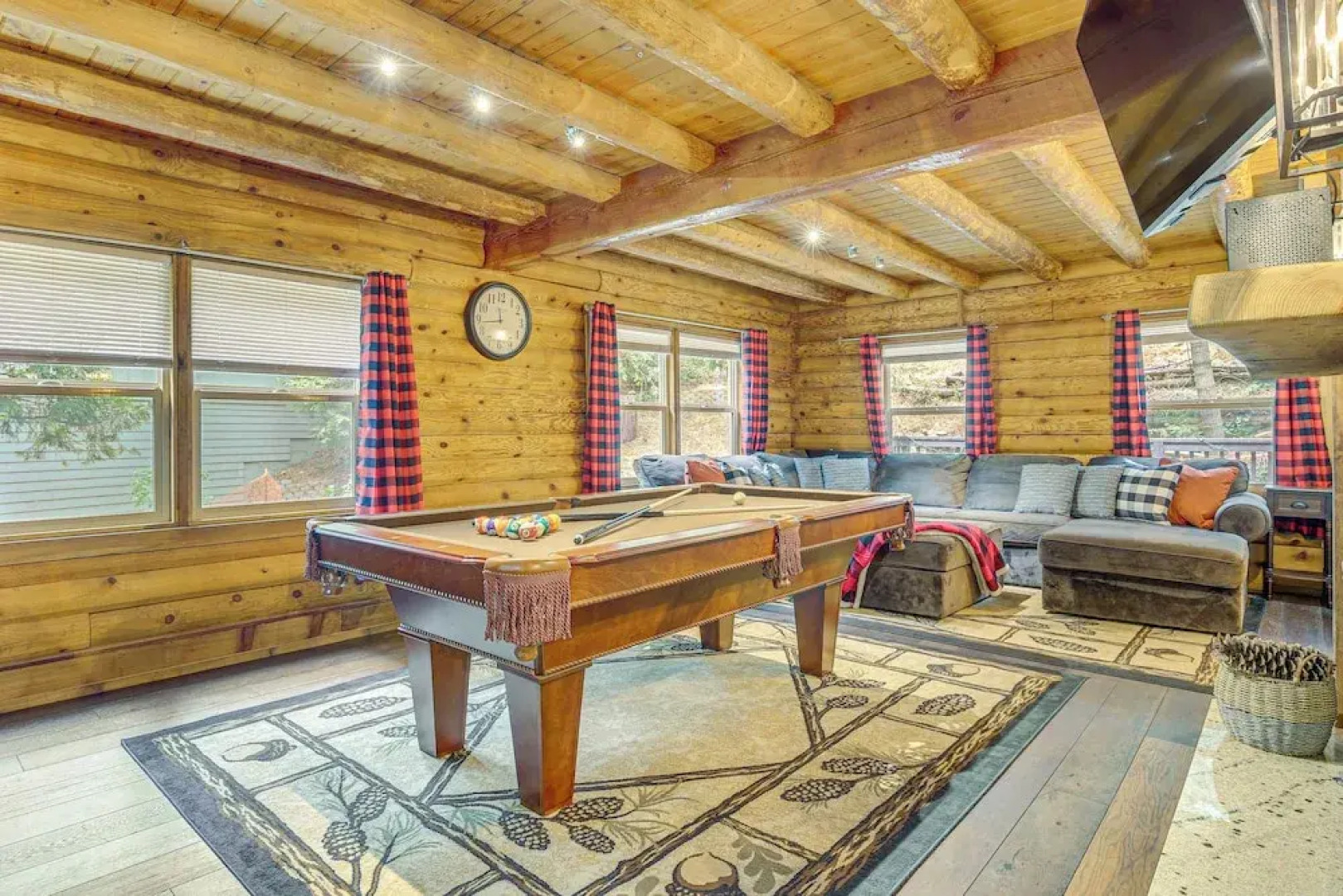 Cabin ~ 1 Mi to Lake Gregory & Hiking!