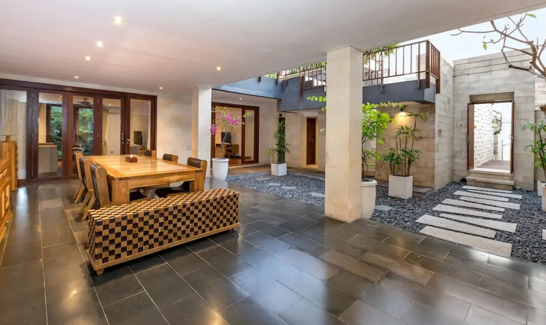 Wonderful Oceanfront 3 Br Villa in Seminyak