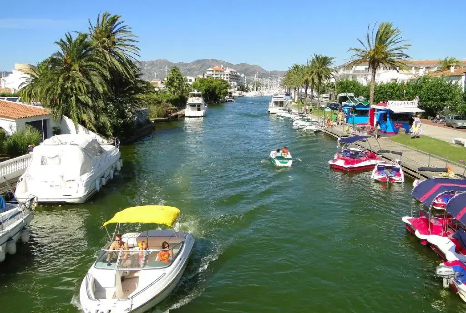 Empuriabrava 500m de la plage de la Rubina