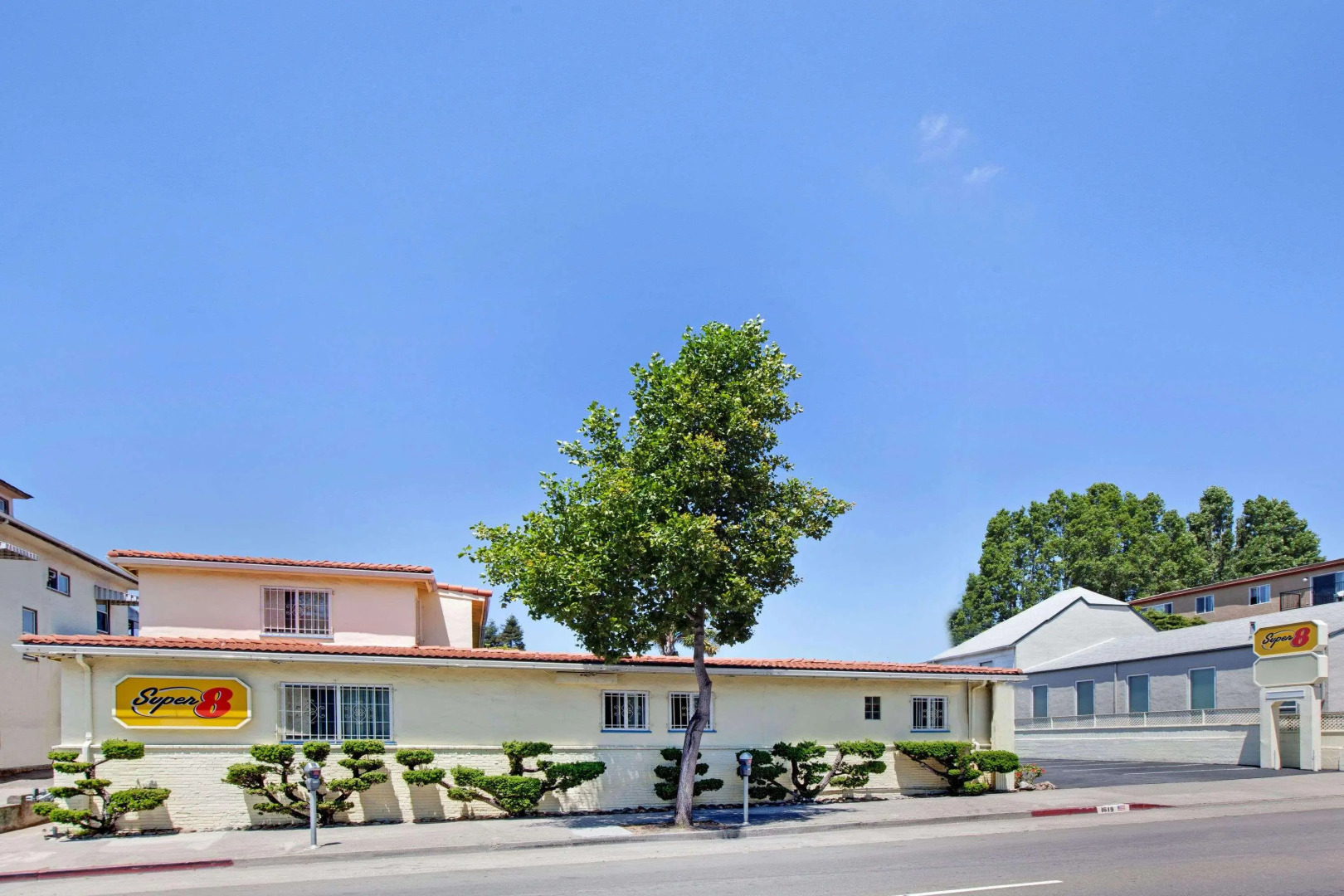 Super 8 - Berkeley