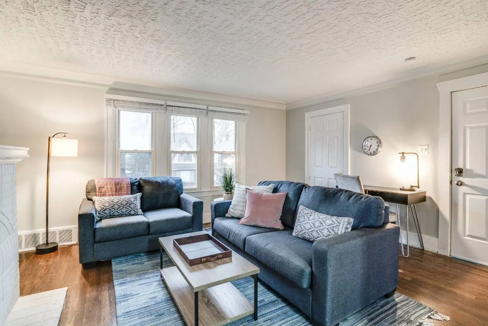 Cozy and comfortable apartment /15 minutes to down town