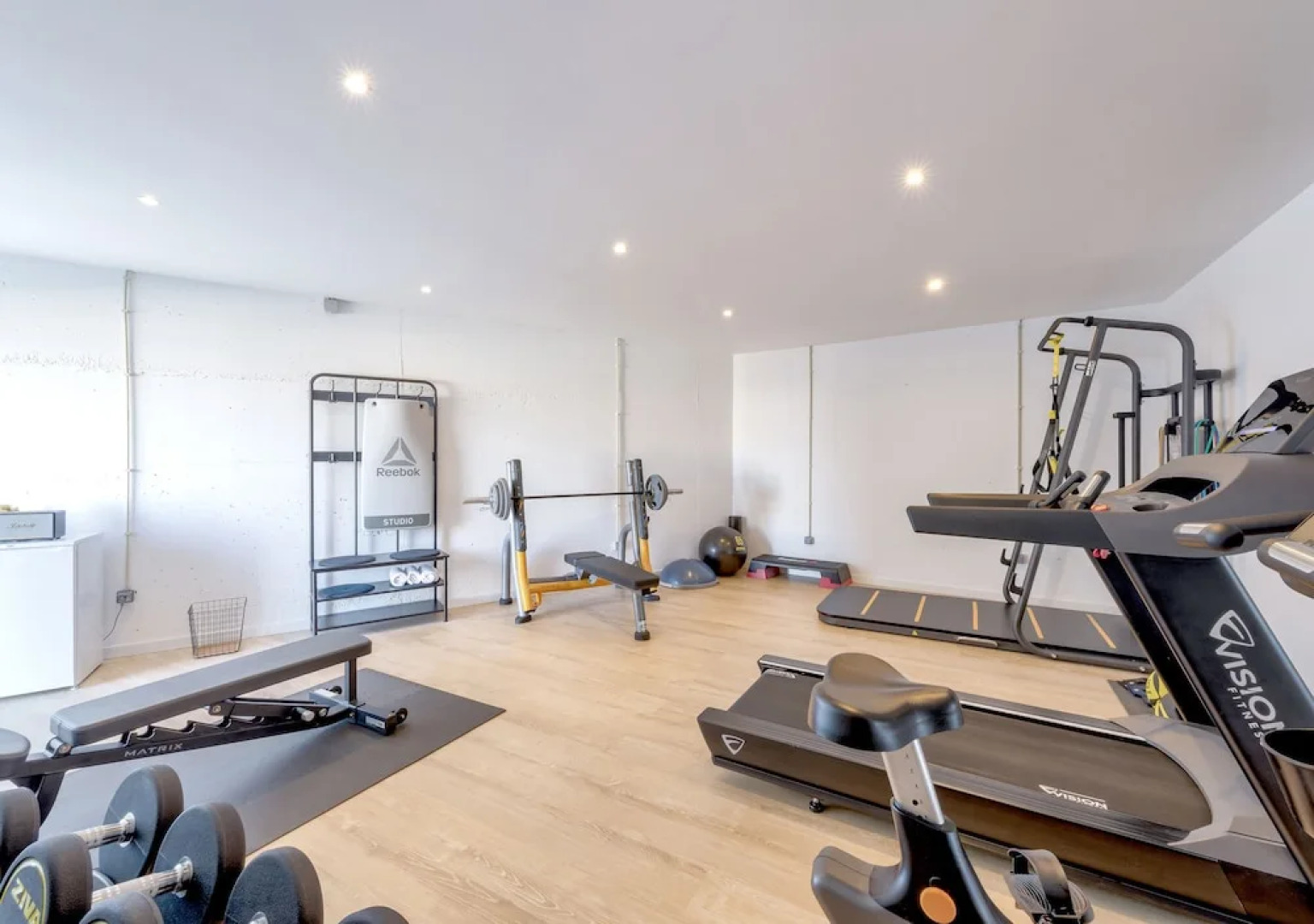 Отель UMA Santa Catarina - Pool & Fitness 