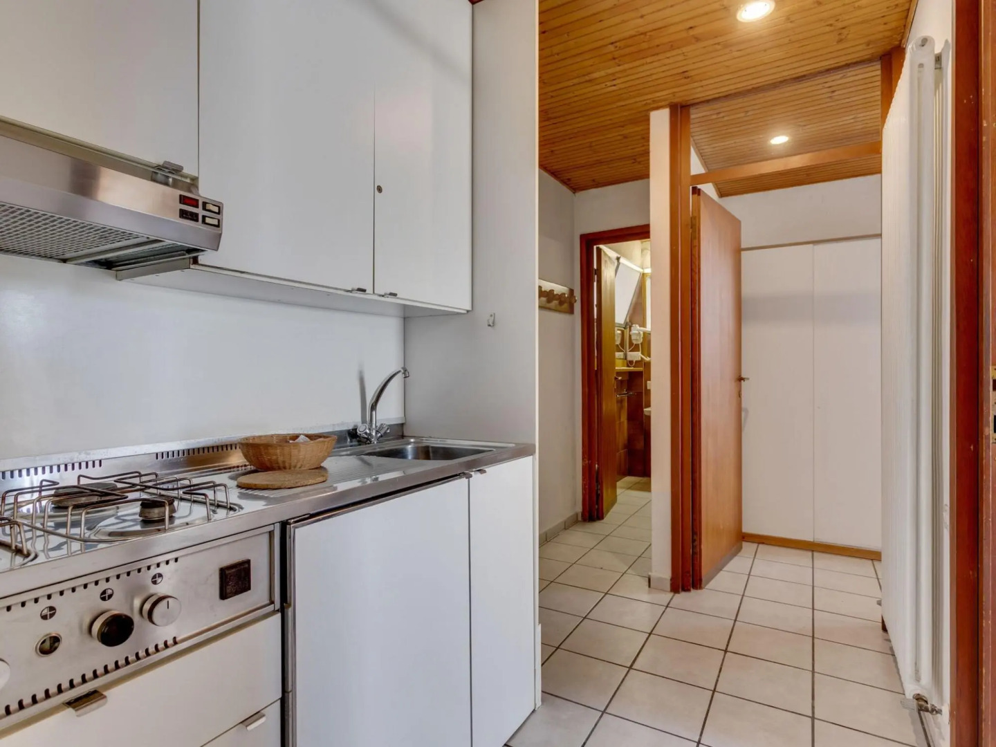 Spacious Apartment in Pognana Lario with Pool