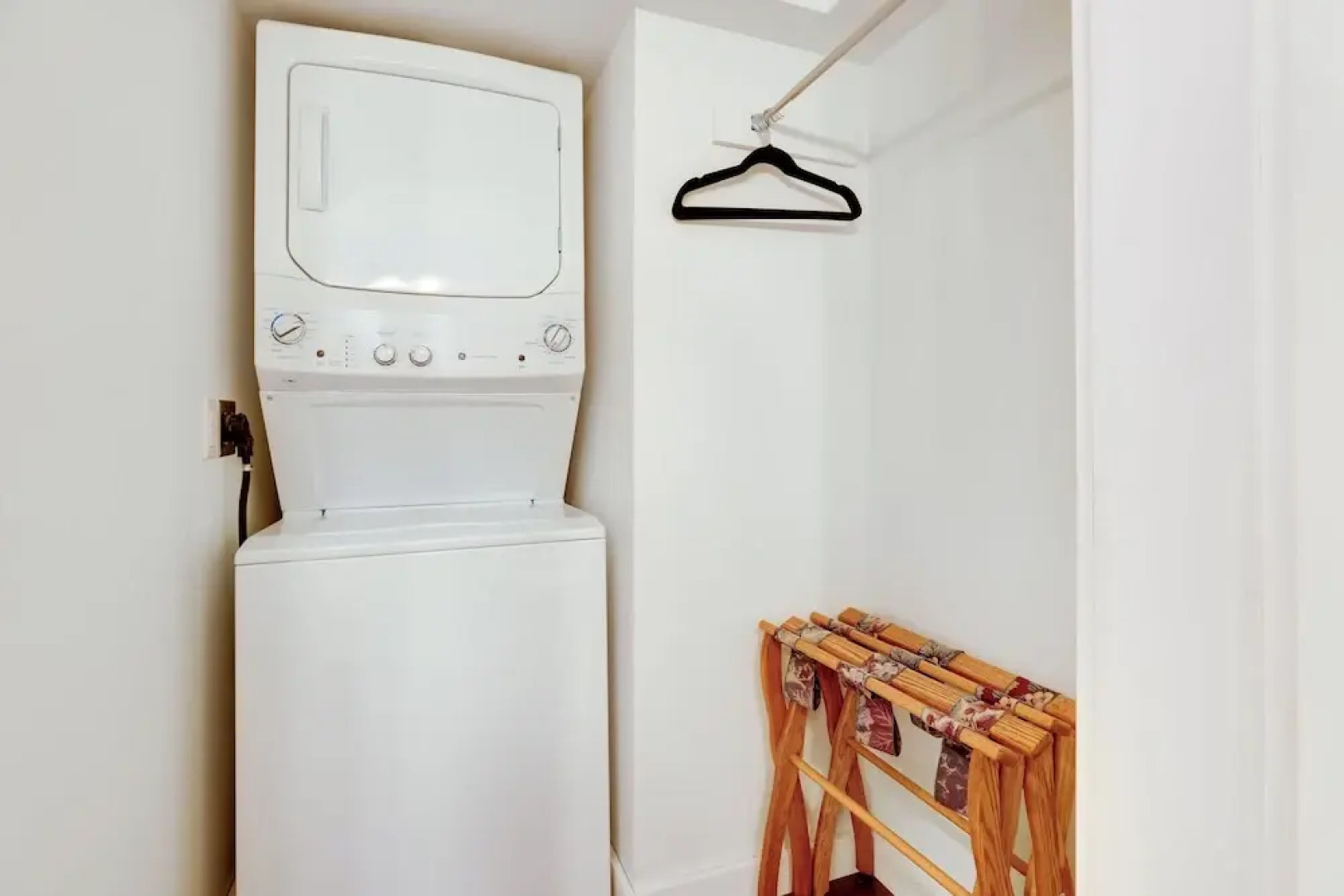 Near Keuka Lake: Walkable Paradise!