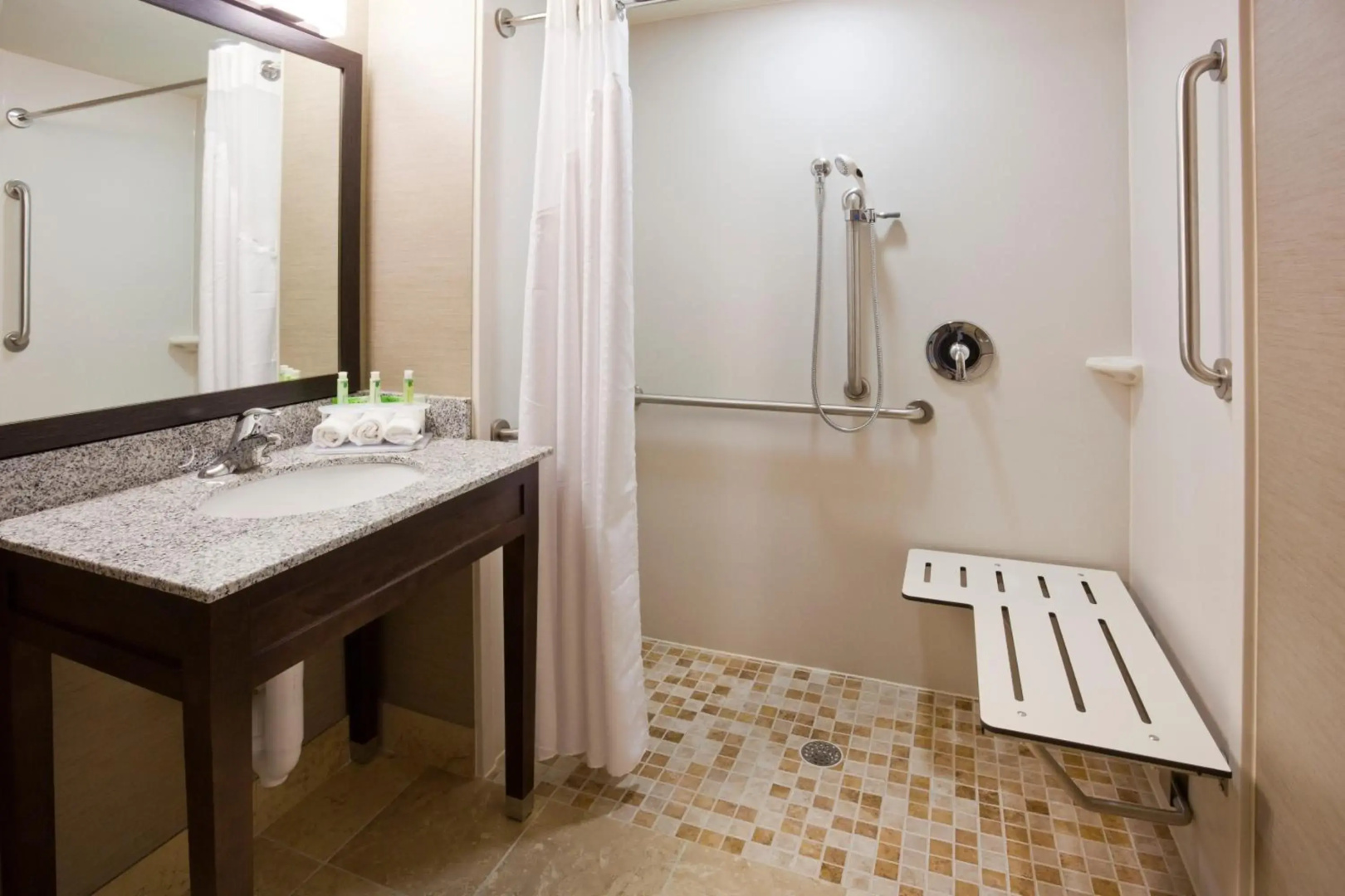 Holiday Inn Express & Suites Willmar by IHG
