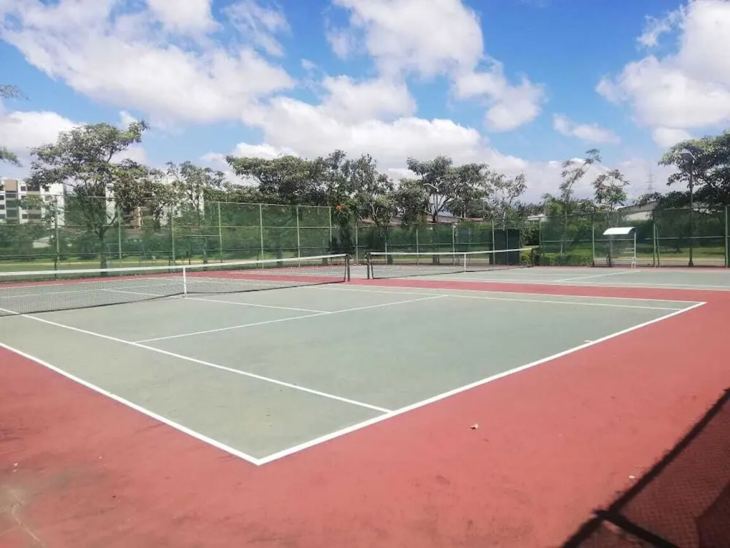 Apartment by airport on way to beach