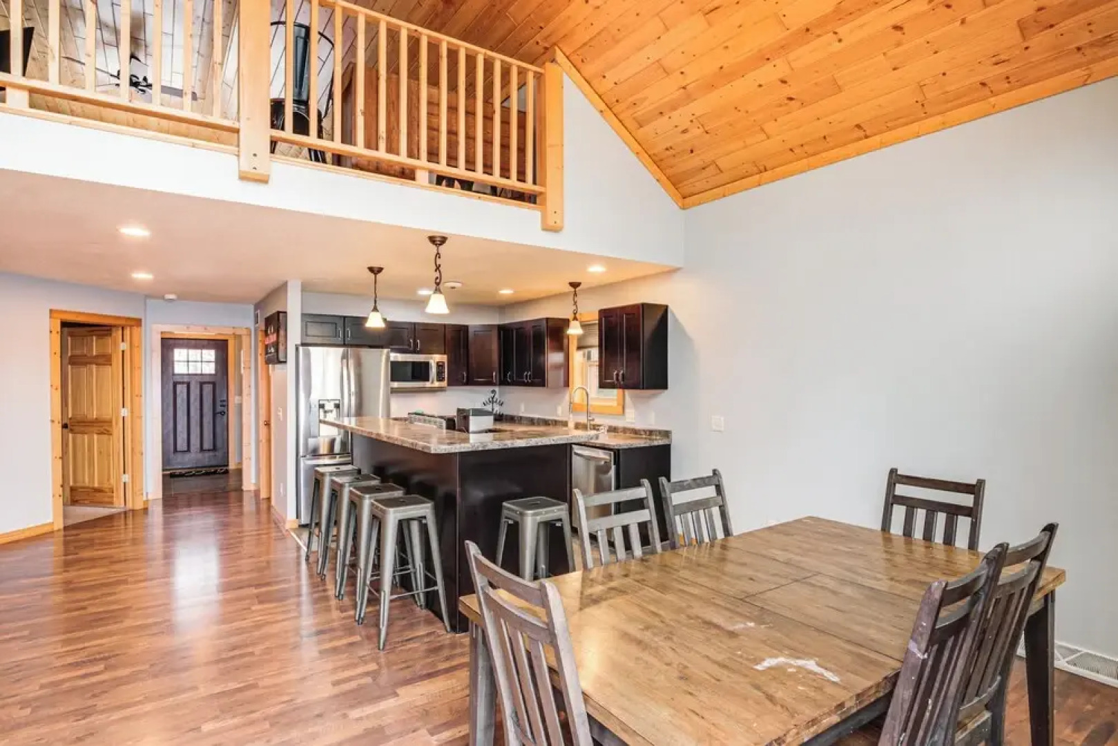 Boat Dock & Furnished Deck: Northwoods Lake House