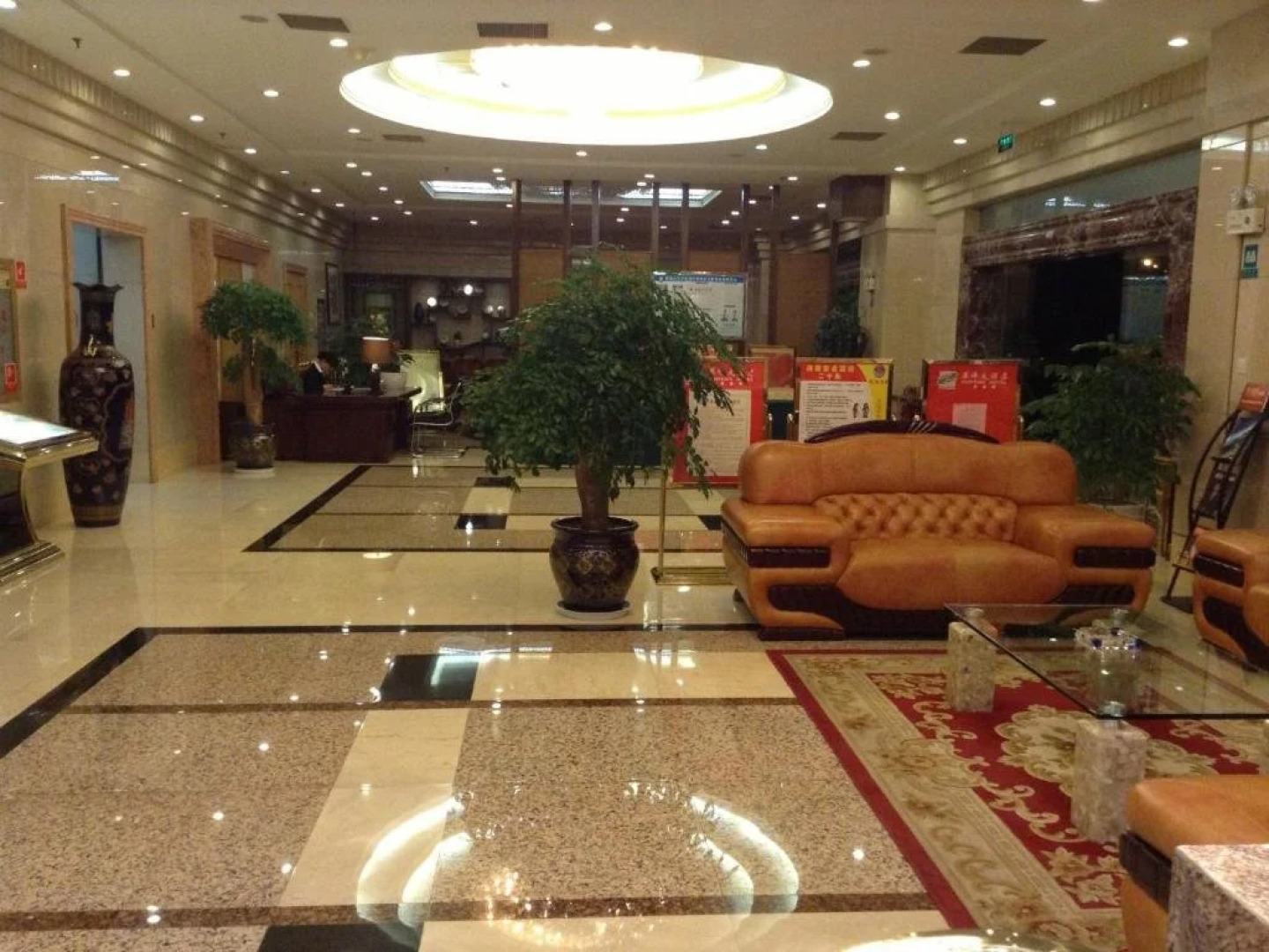 曲靖翠峰大酒店