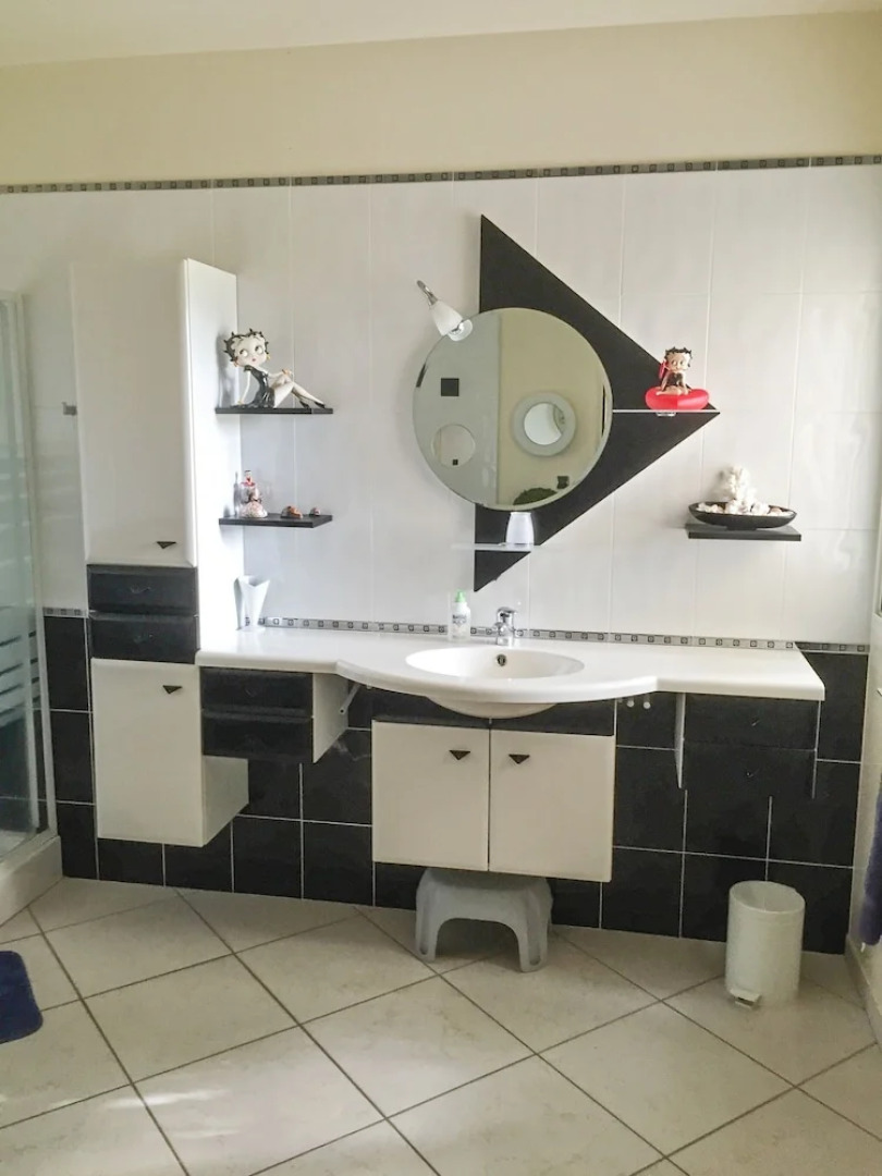 House With 5 Bedrooms in Ghisonaccia, With Wonderful Mountain View, In