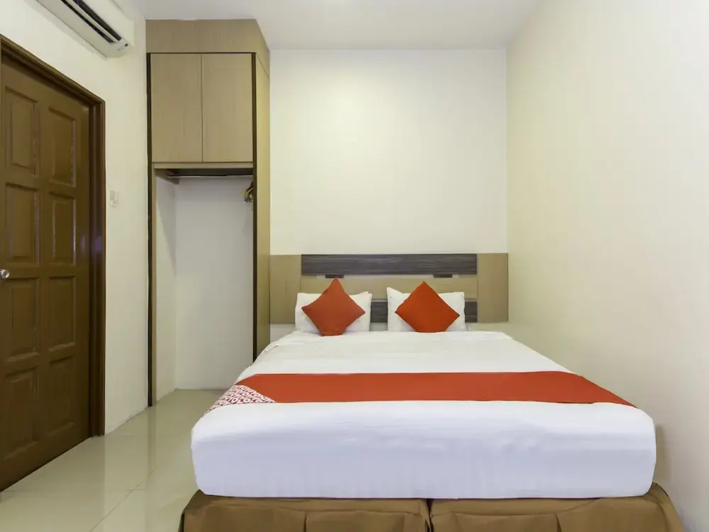 OYO 776 Fame hotel