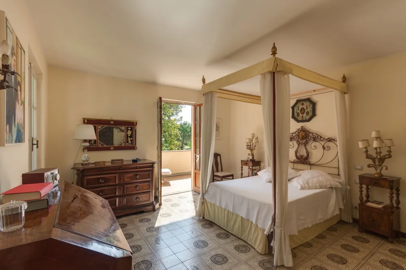 Forte dei Marmi renewed 6 bedroom villa