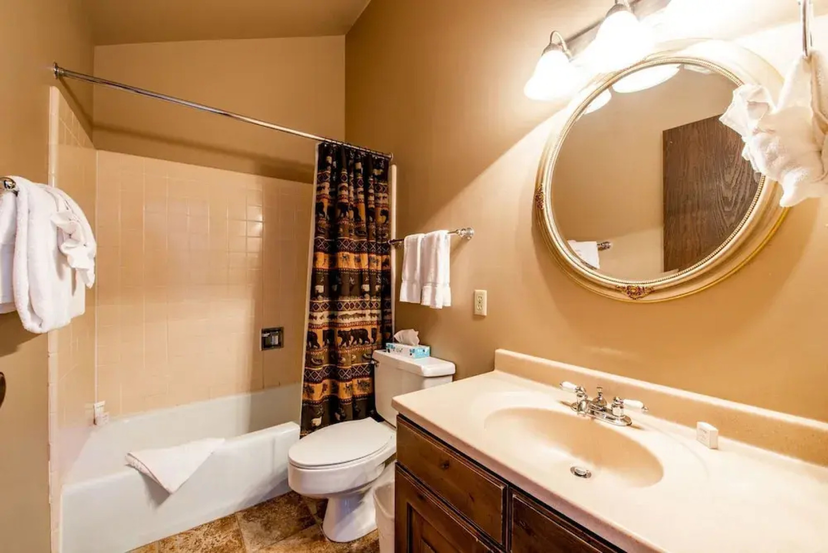 Three Kings Condo Near the Lifts by RedAwning