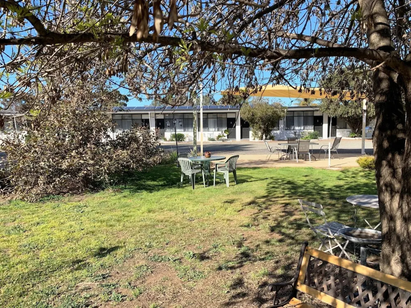 The Gazebo Place - Spacious 4 Bedroom near Murray River