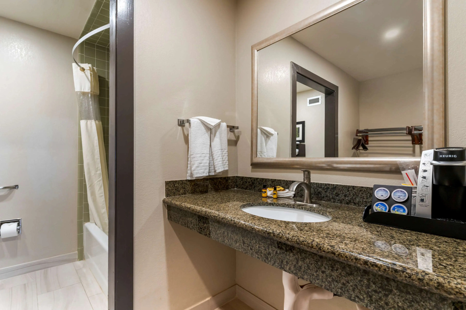 Best Western Plus Forest Park Inn