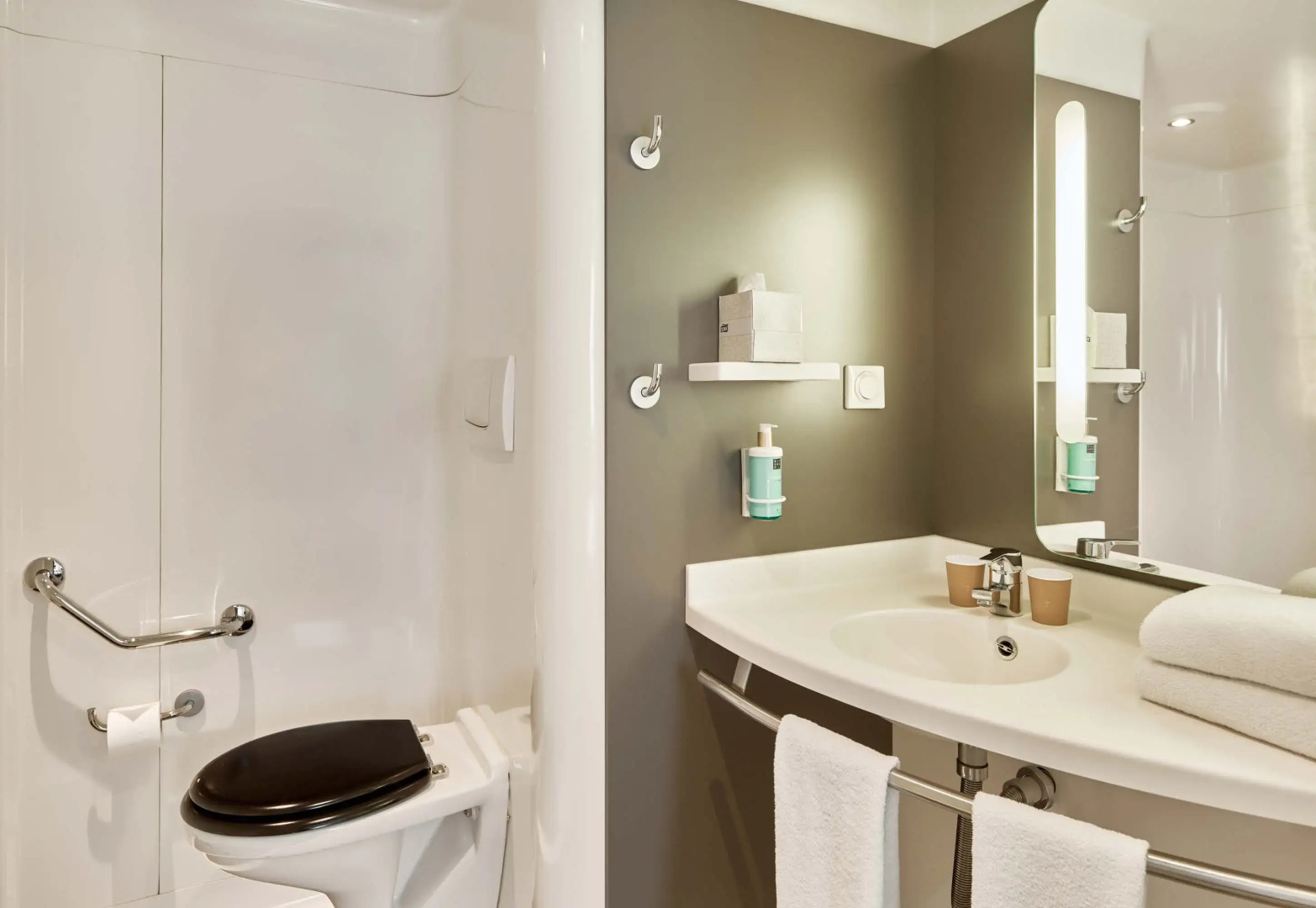 B&B HOTEL Rueil-Malmaison Gare