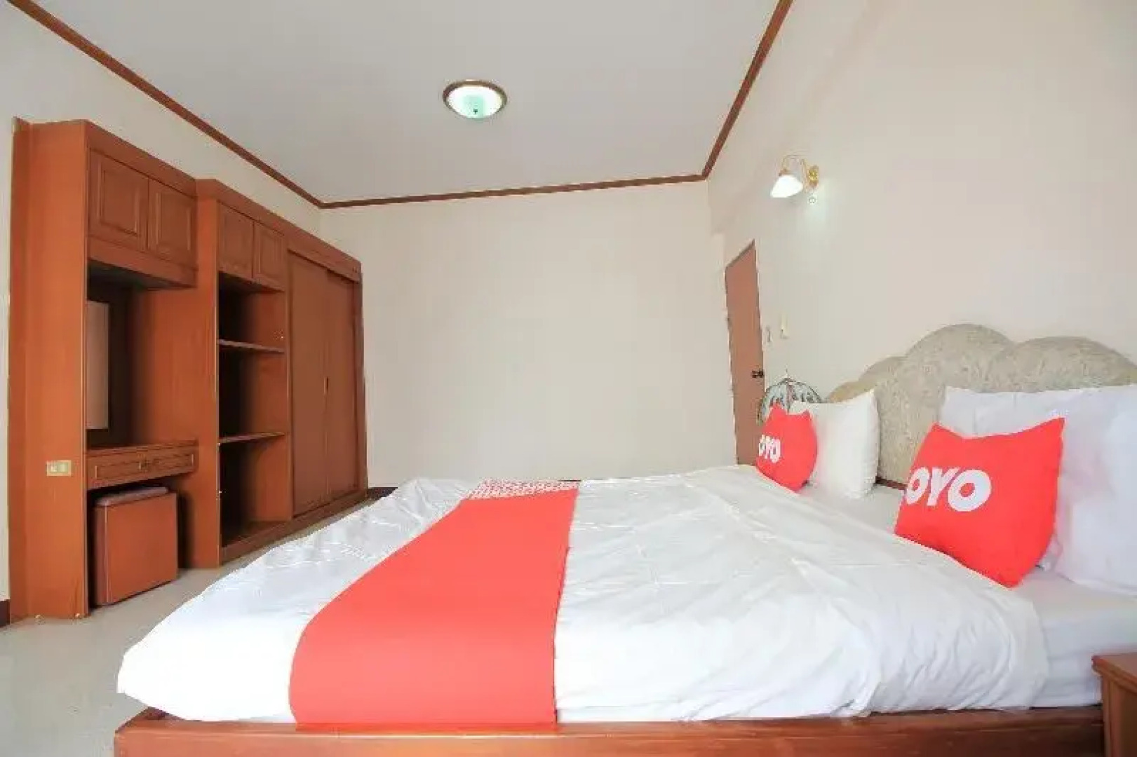 OYO 247 Diamond Place