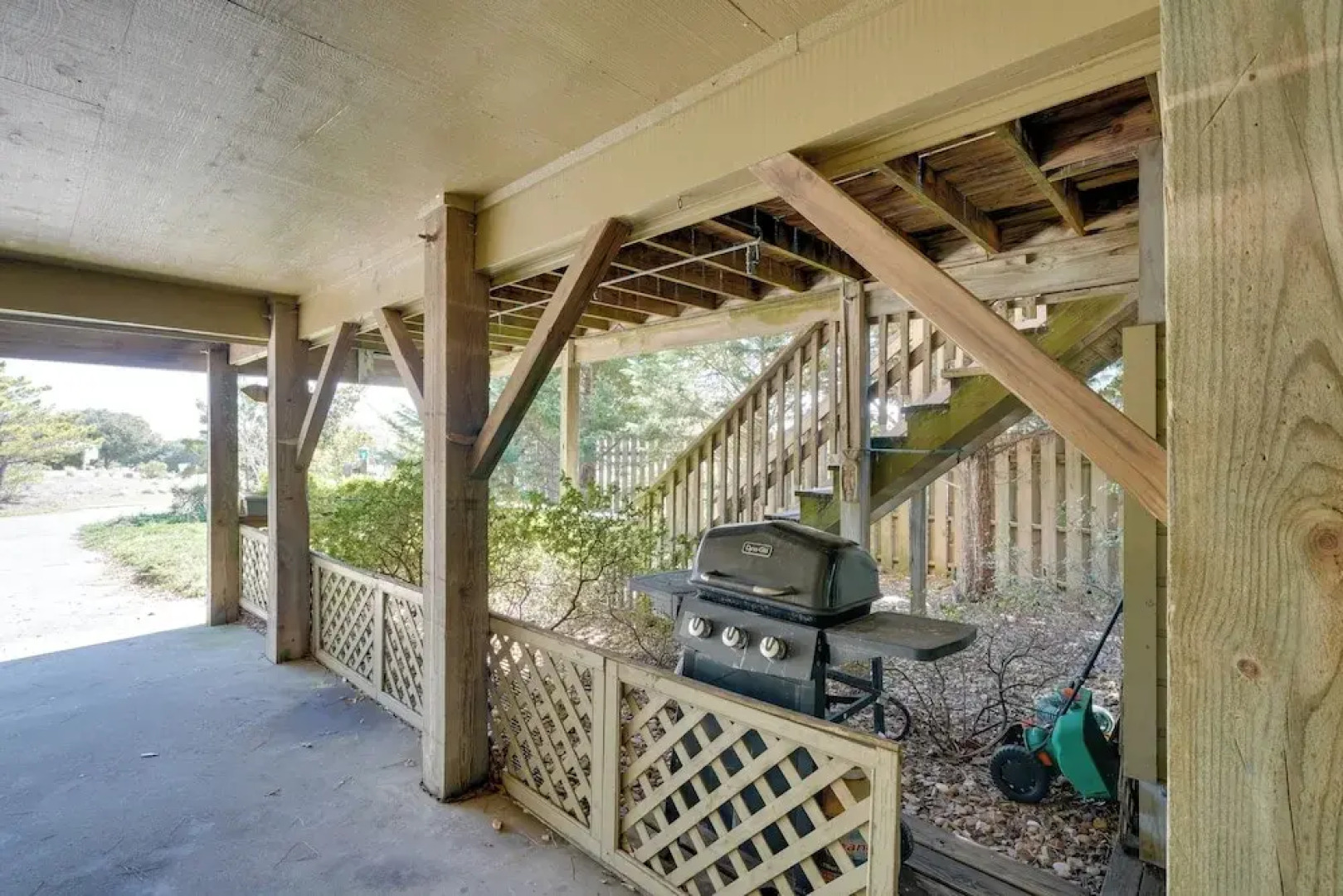 Spacious Kill Devil Hills Getaway w/ 3 Decks!